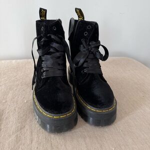 Dr. Martens Black Velvet Combat Boots sz 6